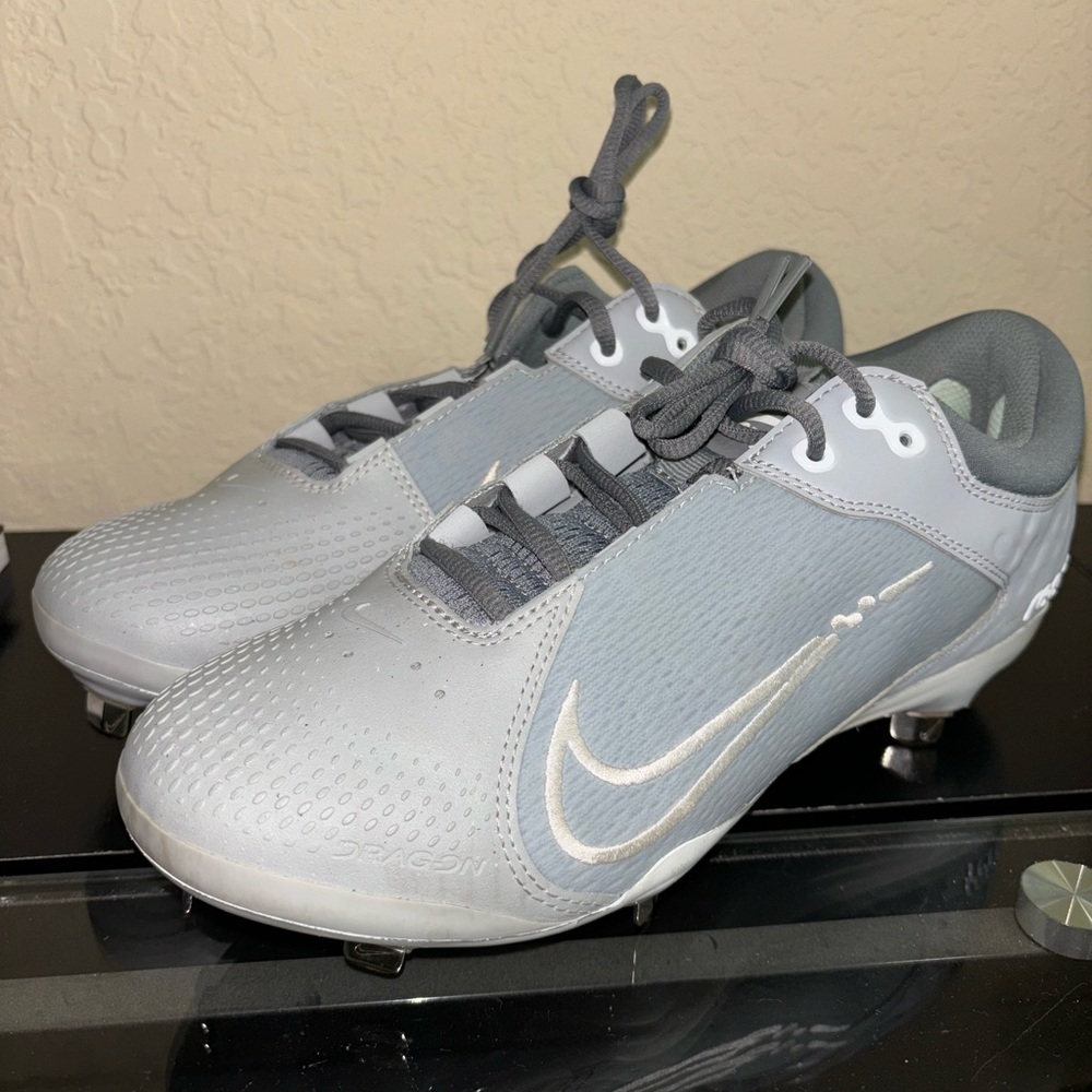 Nike React Softball cleats Size 10